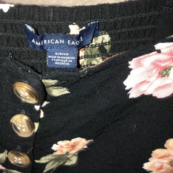 American Eagle Crop Flower Black Top - Picture 7 of 8